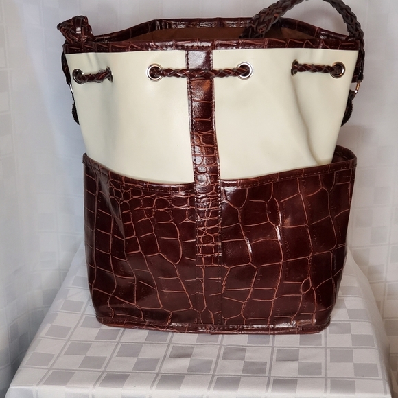 Large Bucket Purse - Picture 2 of 7